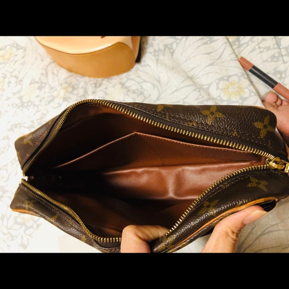 Louis Vuitton clutch and pouch bag. - Picture 5 of 8